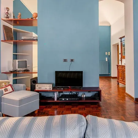 In Centro, 5 Posti Letto: Ca' Cybeles Appartamento *