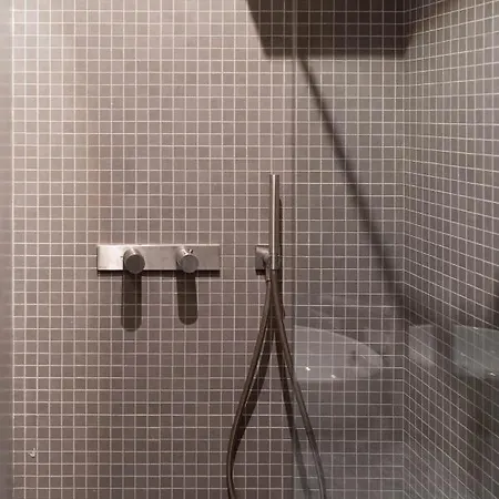 Appartamento In Centro, 5 Posti Letto: Ca' Cybeles