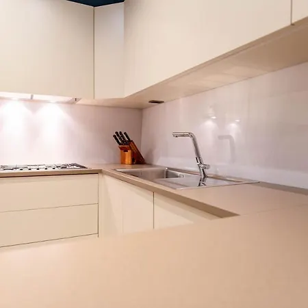 In Centro, 5 Posti Letto: Ca' Cybeles Apartment Turin