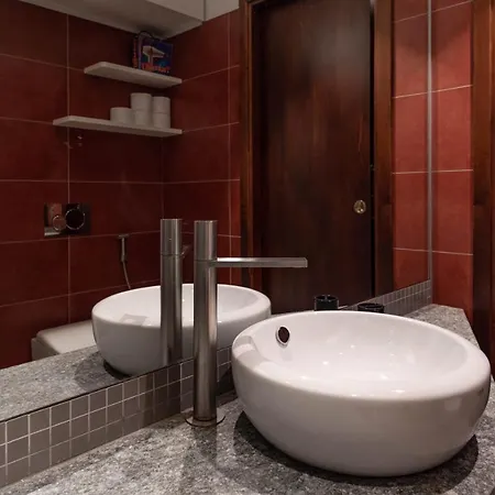 In Centro, 5 Posti Letto: Ca' Cybeles Apartment