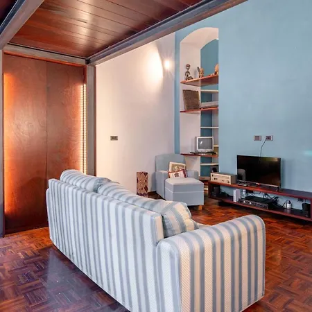 In Centro, 5 Posti Letto: Ca' Cybeles Apartment *