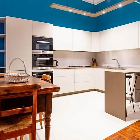 Apartment In Centro, 5 Posti Letto: Ca' Cybeles *