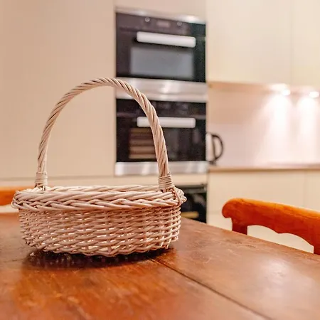 In Centro, 5 Posti Letto: Ca' Cybeles Apartment *